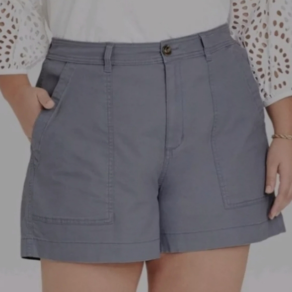a new day Pants - 1 Pair A New Day Gray Cargo Shorts Relaxed Fit Mid-Thigh